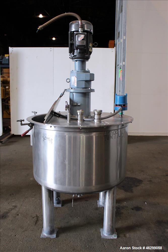Used Tank, Approximately 120 Gallons, 304 Stainless Steel, Vertical. 40" Diameter x 22" straight side. Bolt-on flat top with 1/4 hinged cover, dished bottom. Top entering agitator, with 2" diameter s...
