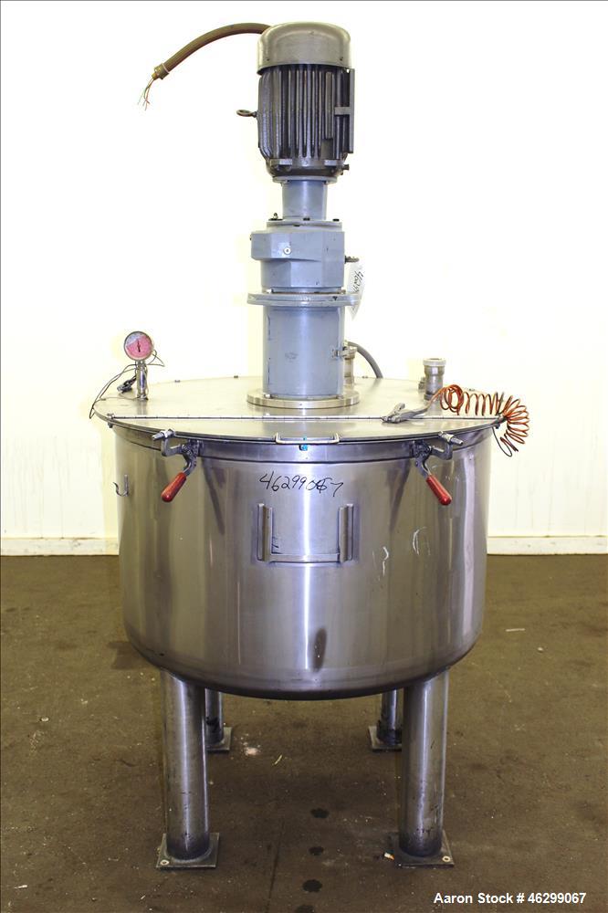 Used- Tank, Approximately 120 Gallons, 304 Stainless Steel, Vertical. 40" Diameter x 22" straight side. Bolt-on flat top wit...