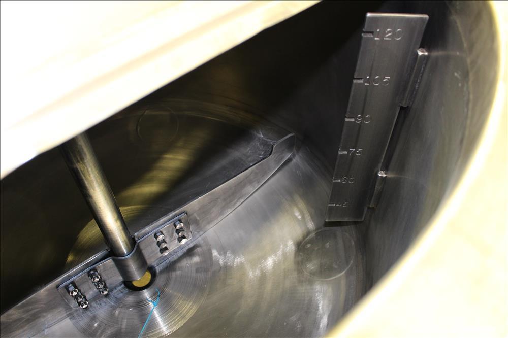 Used Tank, Approximately 120 Gallons, 304 Stainless Steel, Vertical. 40" Diameter x 22" straight side. Bolt-on flat top with 1/4 hinged cover, dished bottom. Top entering agitator, with 2" diameter s...