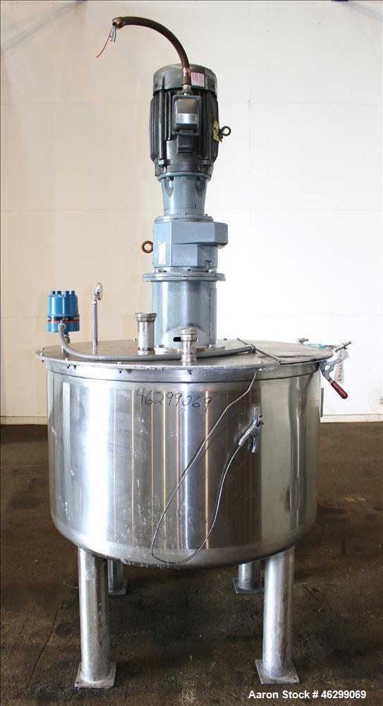 Used- Tank, Approximately 200 Gallons, 304 Stainless Steel, Vertical. 46" Diameter x 25" straight side. Bolt-on flat top wit...