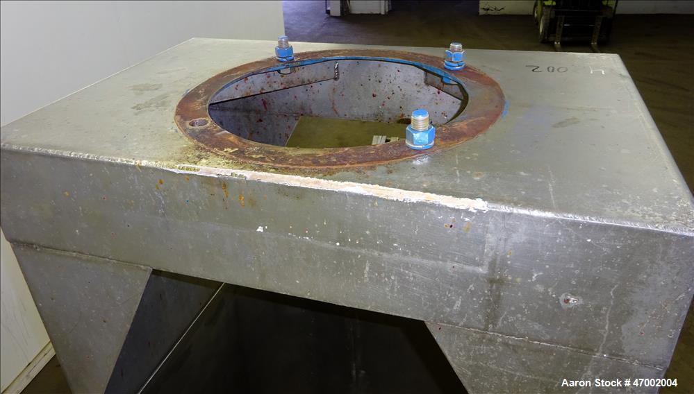 Used Custom Mixing Tank, 220 Gallons, 304 Stainless Steel, Vertical.