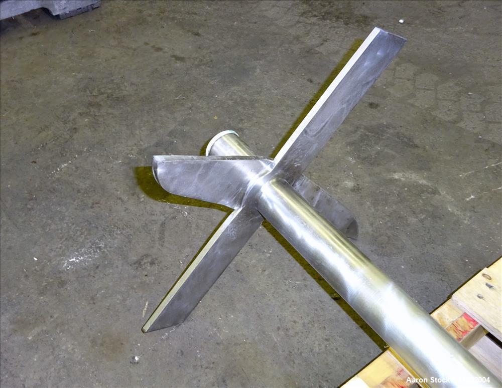 Used Custom Mixing Tank, 220 Gallons, 304 Stainless Steel, Vertical.