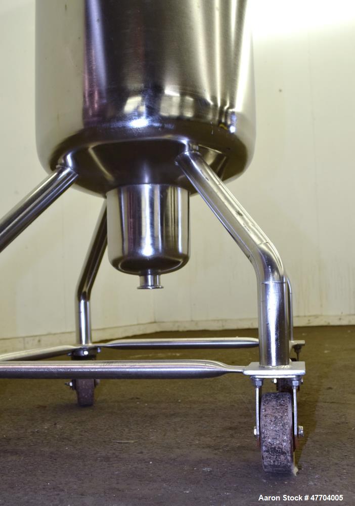 Used Tank, 30 Gallon, 316 Stainless Steel, Vertical. Approximate 16" diameter x 34" straight side, flat clamp on top, dished bottom. Openings top (4) 1-1/2" tri-clamp, 3" tri-clamp. Approximate 6" di...