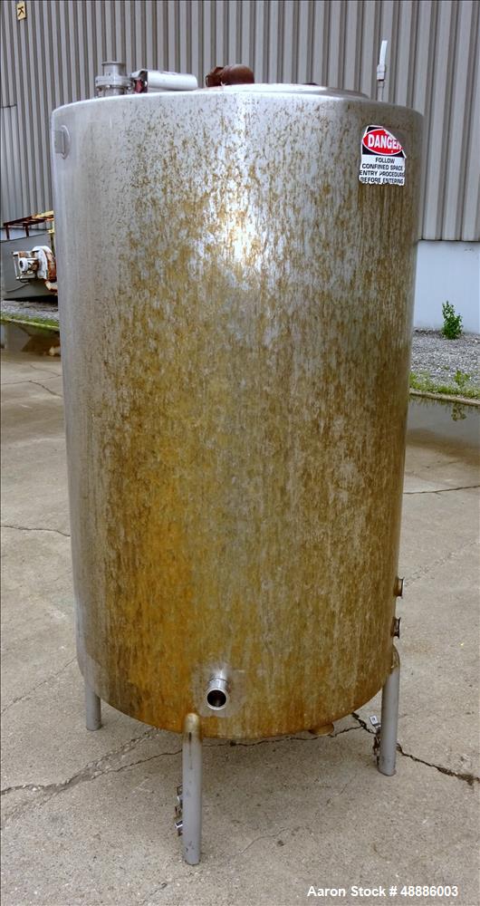 Used Tank, Approximate 300 Gallon, 304 Stainless Steel, Vertical.