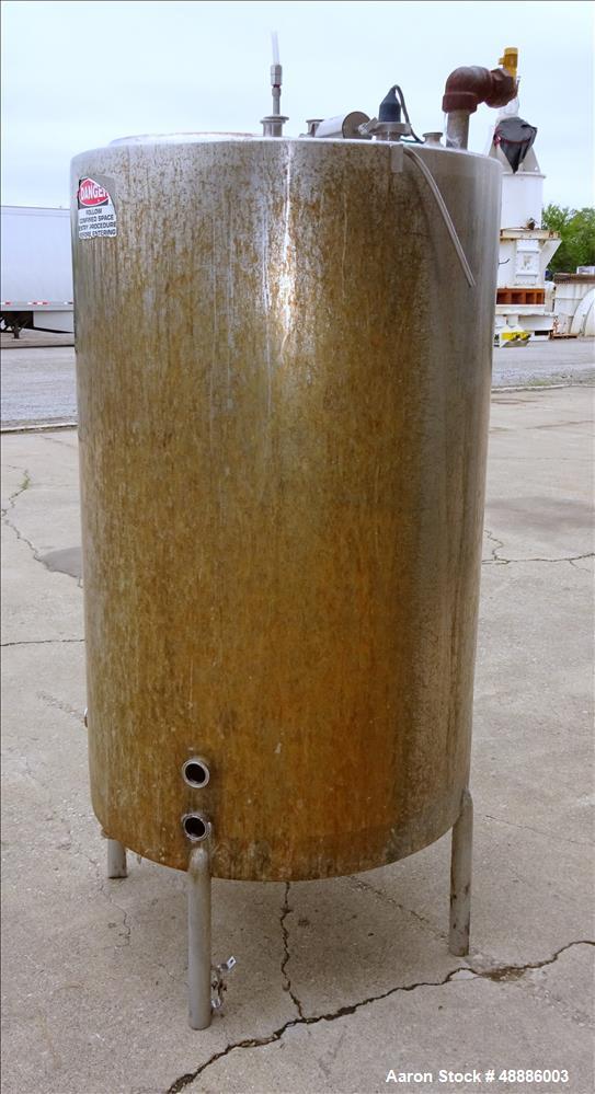 Used Tank, Approximate 300 Gallon, 304 Stainless Steel, Vertical.