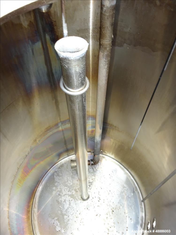 Used Tank, Approximate 300 Gallon, 304 Stainless Steel, Vertical.