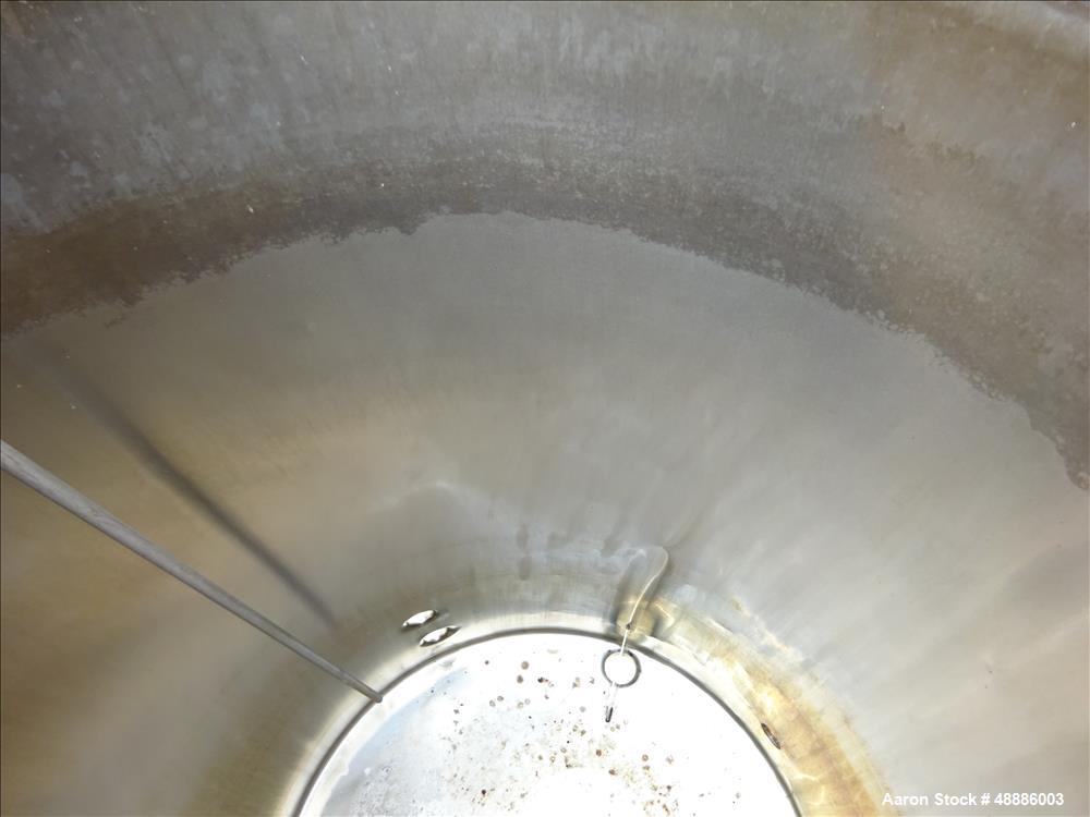 Used Tank, Approximate 300 Gallon, 304 Stainless Steel, Vertical.