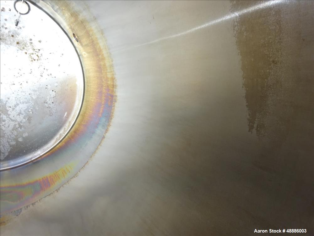 Used Tank, Approximate 300 Gallon, 304 Stainless Steel, Vertical.