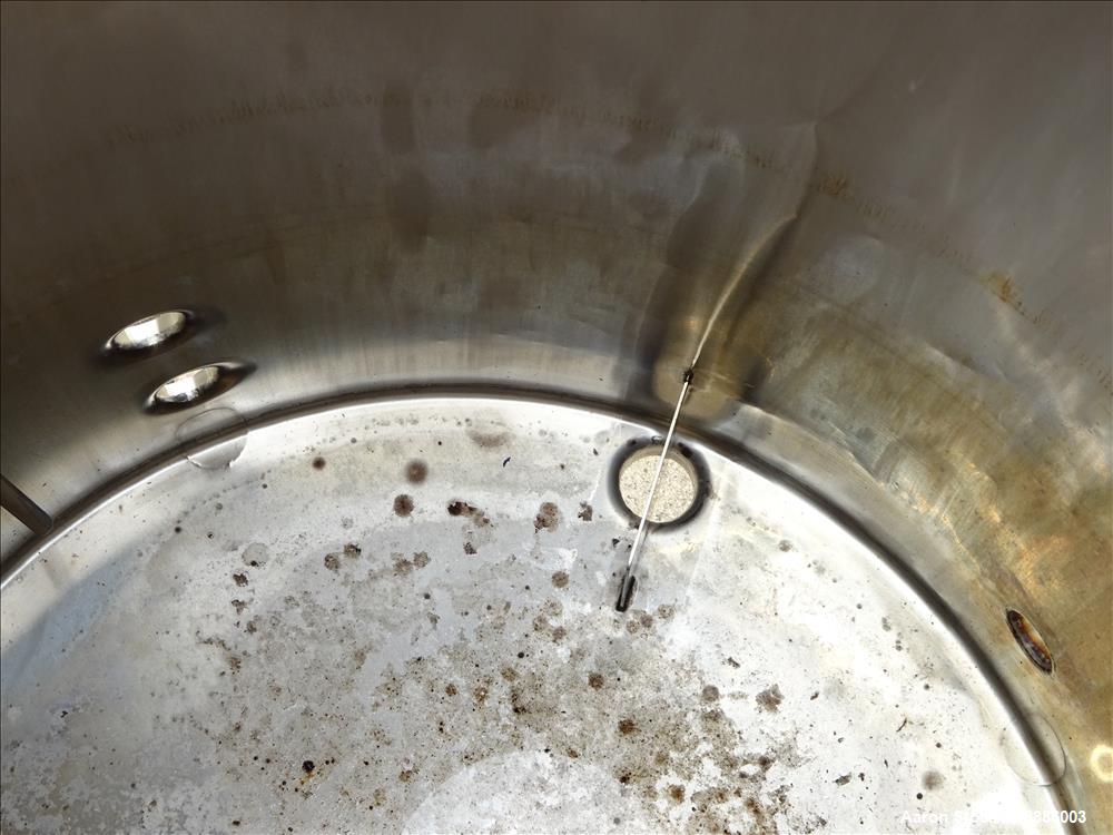 Used Tank, Approximate 300 Gallon, 304 Stainless Steel, Vertical.