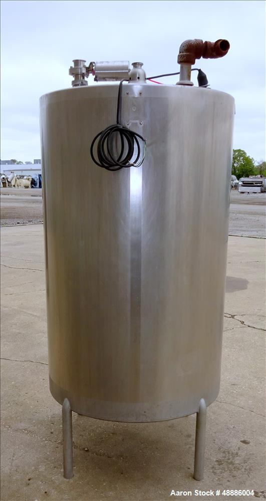 Used Tank, Approximate 300 Gallon, 304 Stainless Steel, Vertical.