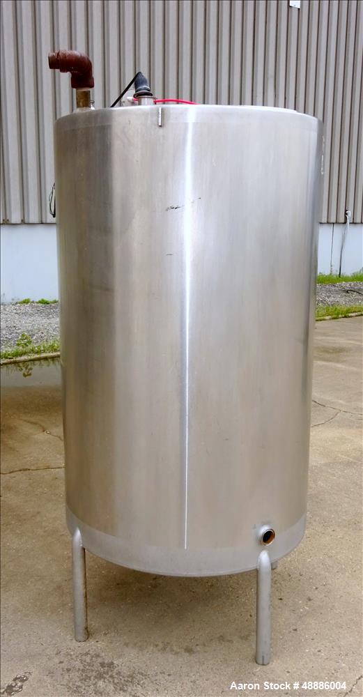 Used Tank, Approximate 300 Gallon, 304 Stainless Steel, Vertical.