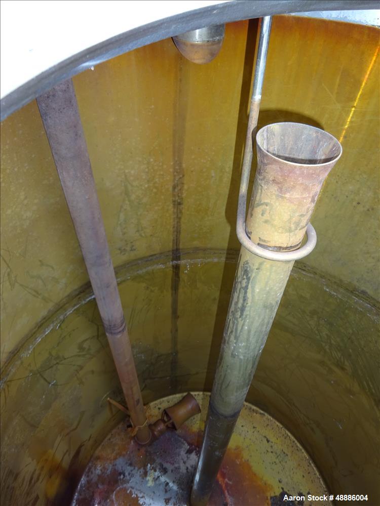 Used Tank, Approximate 300 Gallon, 304 Stainless Steel, Vertical.