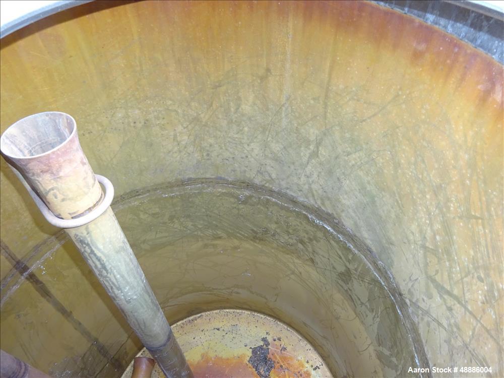 Used Tank, Approximate 300 Gallon, 304 Stainless Steel, Vertical.