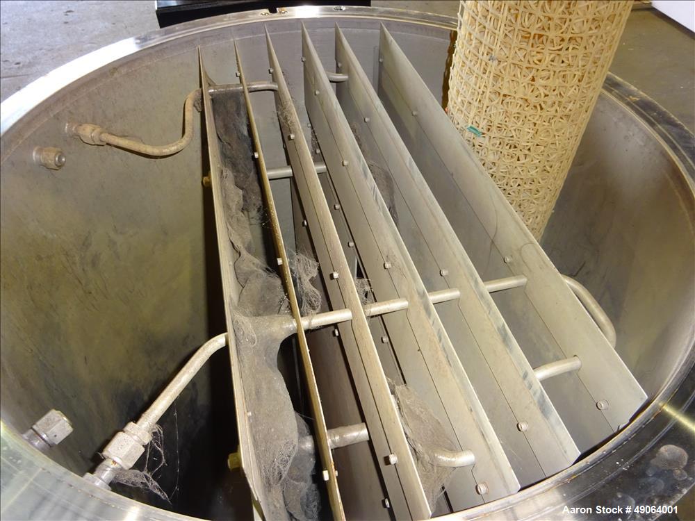Used Tank, Approximate 250 Gallon, 316 Stainless Steel, Vertical.