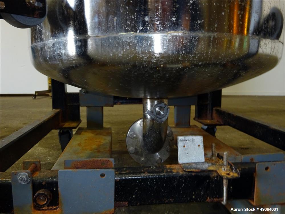 Used Tank, Approximate 250 Gallon, 316 Stainless Steel, Vertical.