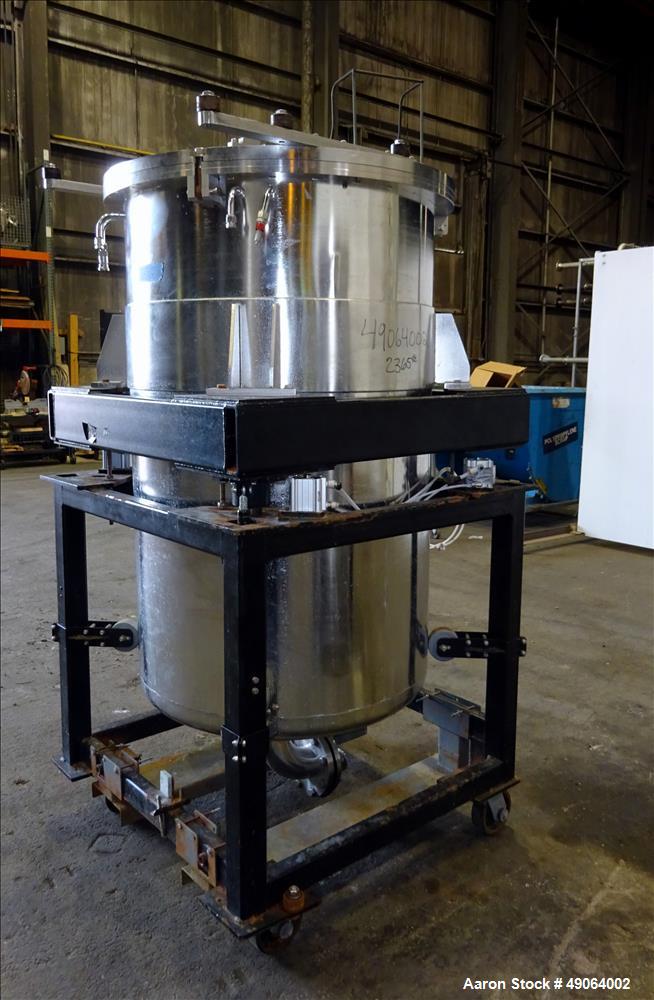 Used Tank, Approximate 250 Gallon, 316 Stainless Steel, Vertical.