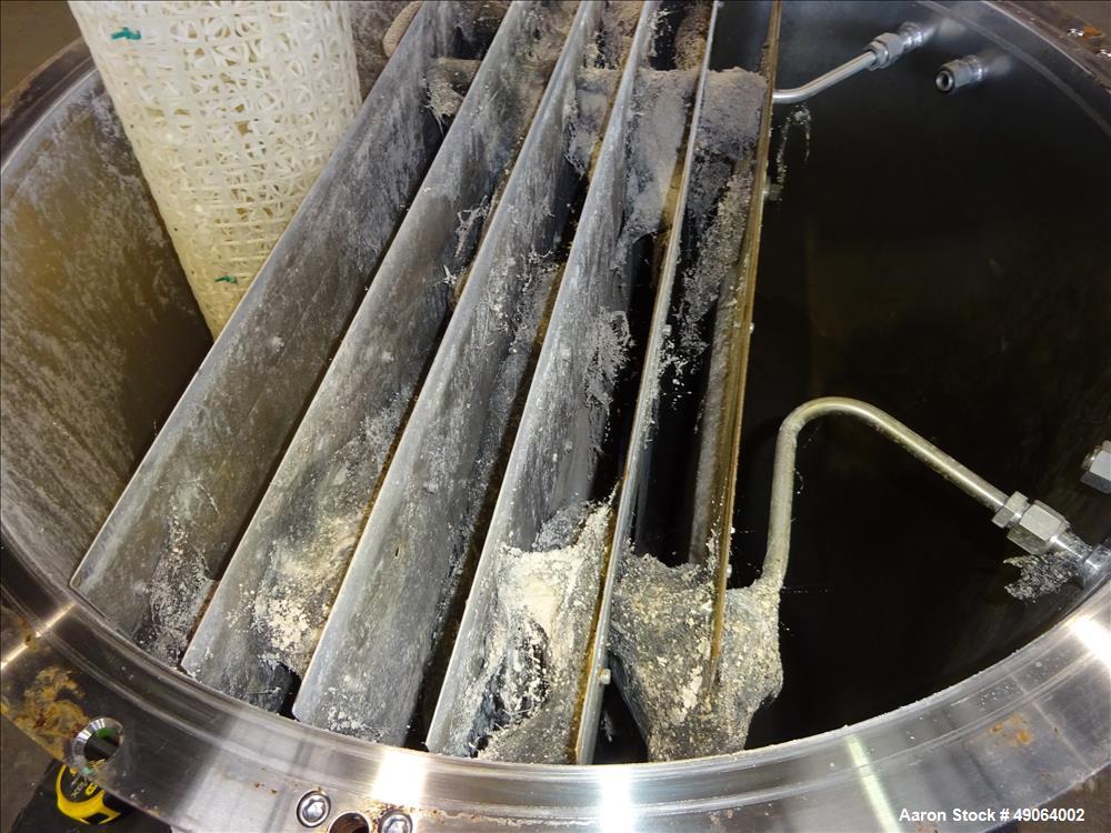 Used Tank, Approximate 250 Gallon, 316 Stainless Steel, Vertical.
