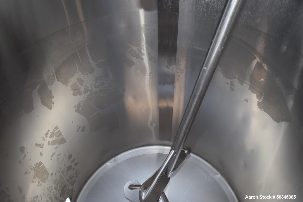 Used Tank, 200 Gallon, Stainless Steel, Vertical.