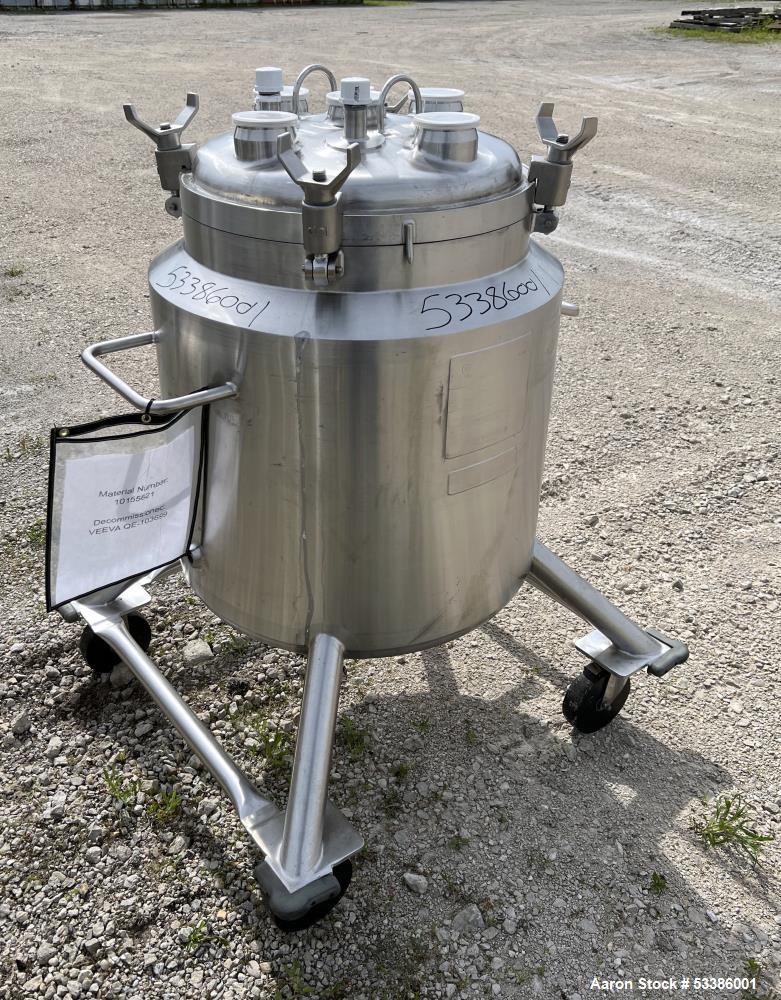 Used- Stainless Steel 120 Liter / 31.7 Gallon Jacketed Tank, Stainless Steel, Vertical. Approximate 20" diameter x 24" strai...