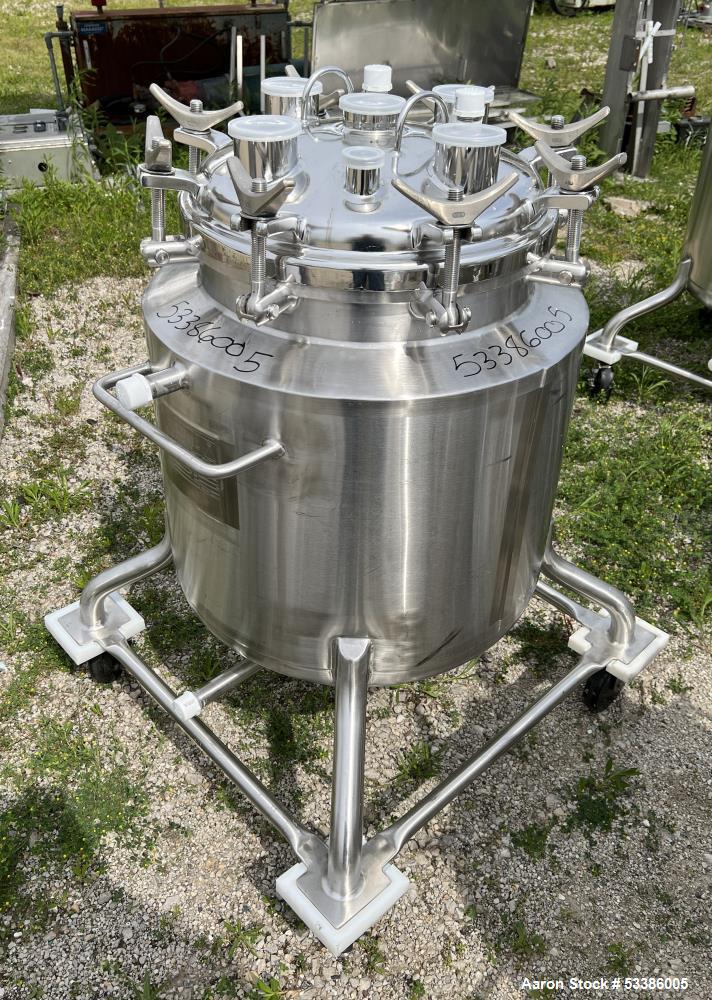 Used- Stainless Steel 120 Liter / 31.7 Gallon Jacketed Tank, Stainless Steel, Vertical. Approximate 20" diameter x 24" strai...