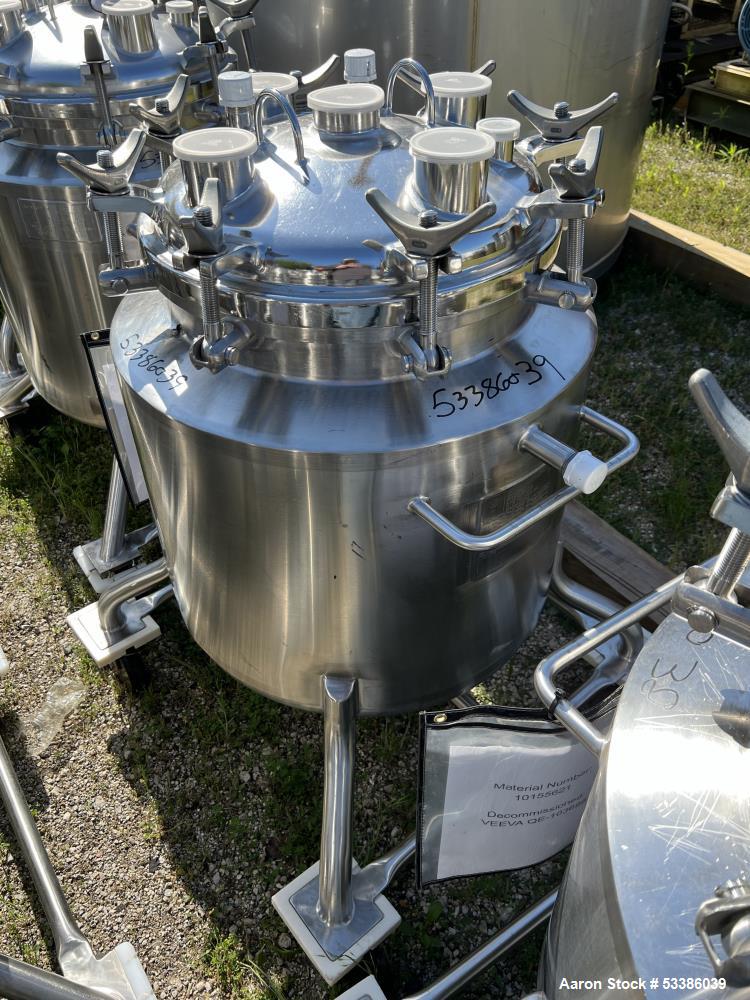 Used- Stainless Steel 120 Liter / 31.7 Gallon Jacketed Tank, Stainless Steel, Vertical. Approximate 20" diameter x 24" strai...