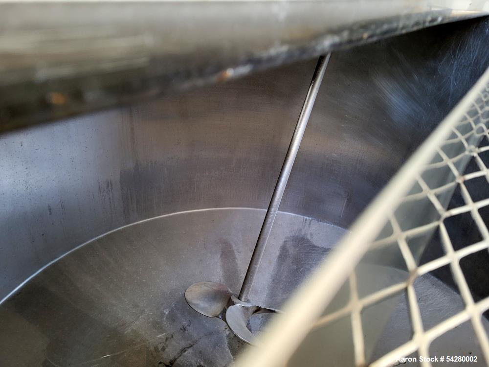 Used 200 Gallon Stainless Steel Vertical Mix Tank – Propeller Agitated, Leg Mounted