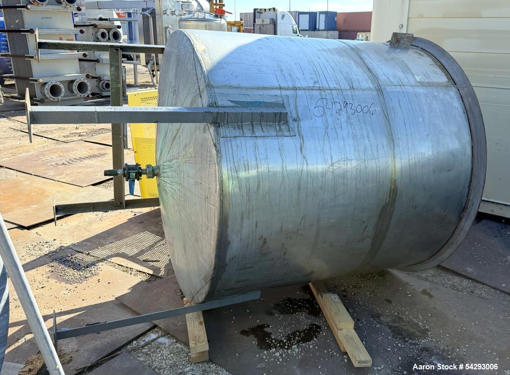 Used Approximately 750 Gallon 304 Stainless Steel Open Top Storage Tank – Vertical, Leg Mounted