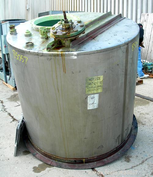USED: Mix tank, 525 gallon, 304 stainless steel, vertical. 54" diameter x 51" straight side. Flat top, slight coned bottom. Off center Lightnin top mounted agitator, model N33G-75. 1-1/2" diameter ca...