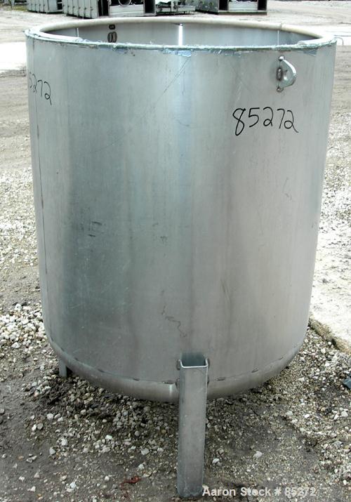 USED: Tank, 180 gallon, 304 stainless steel, vertical. 36" diameter x 38" straight side. Open top, no cover, dish bottom. 2" tri clamp center bottom outlet. Mounted on 3 stainless steel legs. Approx ...