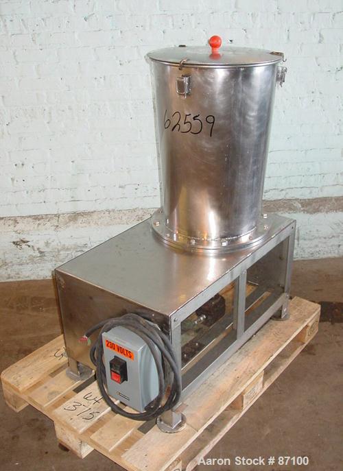 USED: Mix tank, approximate 25 gallon, stainless steel. Non-jacketed chamber 17-1/2" diameter x 25" deep. Flat open top with cover, flat bottom. 4 blade bottom driven impeller. 1-1/2" diameter outlet...