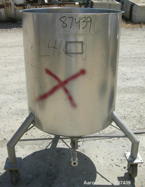 USED: Tank, 115 gallon, 321 stainless steel, vertical. 30" diameter x 35" straight side, open top, no cover, dish bottom. (3) Side wall baffles. 1-1/2" NPT center bottom outlet. Mounted on 3 stainles...
