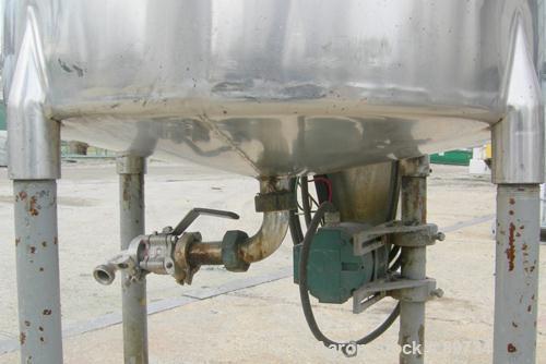 USED: Tank, 120 gallon, 304 stainless steel, vertical. 31" diameter x 36" straight side, open top, no cover, coned bottom. Approximate 1-1/2" center bottom outlet. Side bottom 3 blade agitator, drive...