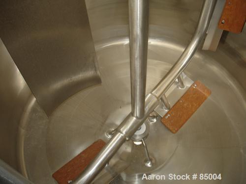 Used APV Crepaco Insulated Scraper Mixing Tank, 185 Gallon, 316 Stainless Steel. 40" diameter x 40" straight side. Flat top with dual hinged covers, slight cone bottom with a 2-1/2" National Pipe Thr...