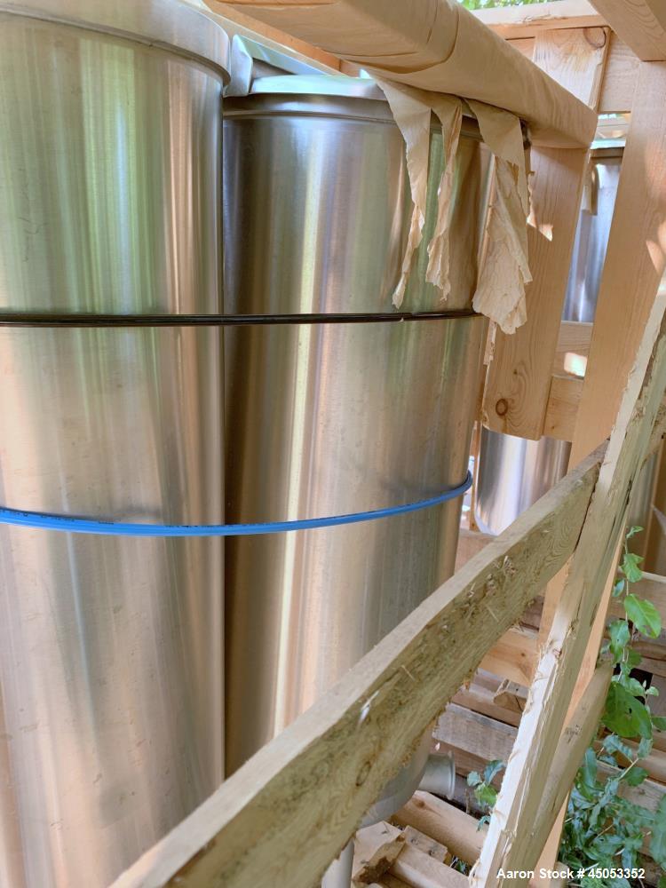 UNUSED- APV Crepaco 20 Gallon Single Wall Stainless Steel Tank. Has 2.5" sprayball with a 270 degree pattern at up to 40 gpm. Tanks are 304 stainless steel with #4 finish with welds stripe bead glass...