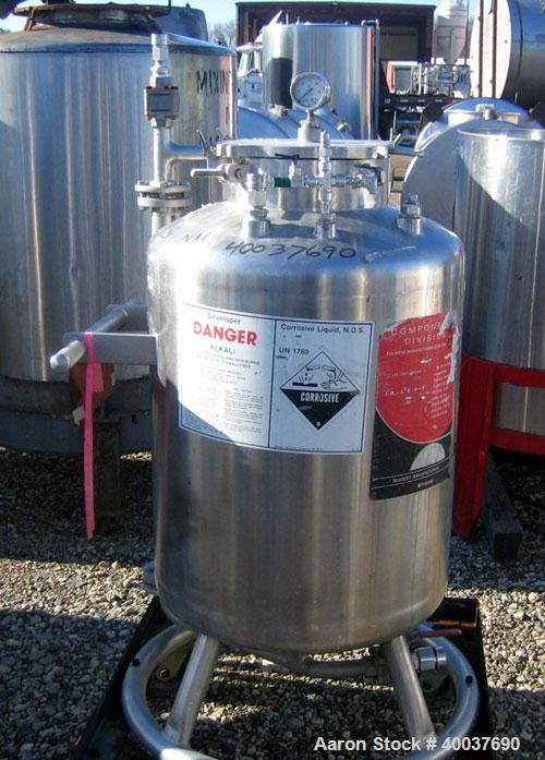 Used Acme Pressure Tank, 40 gallon, Stainless steel, Vertical. 22" diameter x 24" straight side, dished top and bottom. Internal rated 100/fv at 325 deg.f.. Openings top 10". 1" center bottom outlet....