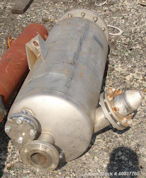 Used Acme Receiver, 44 gallon, 304 stainless steel construction, 18" diameter x 36" straight side, dish top and bottom, rated 150 psi and full vacuum @ 325 degrees F, 3", 2", 1", .5" top nozzles, 4" ...