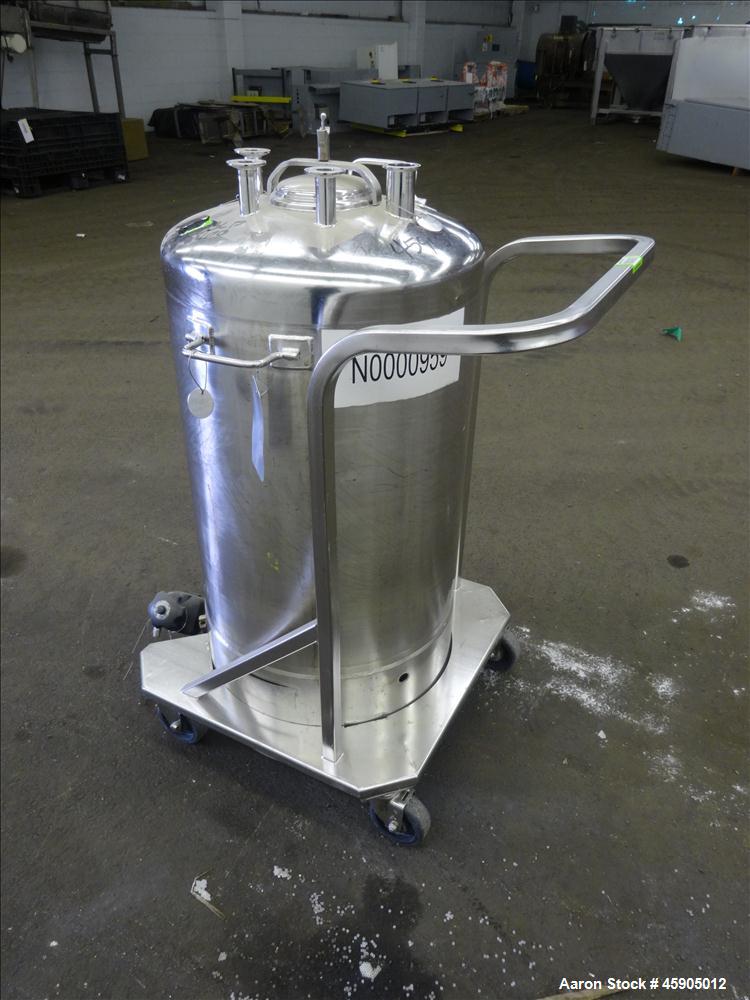 Used Alloy Products Pressure Tank, 25 Gallon, 316 Stainless Steel, Vertical. Approximate 18" diameter x 23" straight side, dished top and bottom. Internal rated 110 psi at -20 to 100 degrees F. Openi...