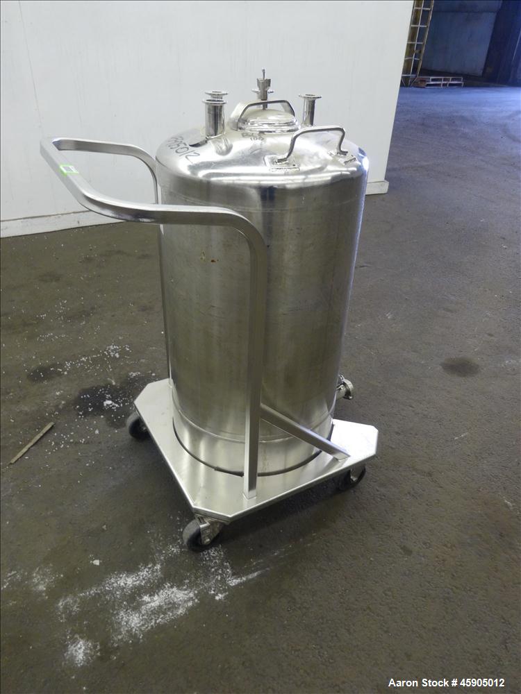 Used Alloy Products Pressure Tank, 25 Gallon, 316 Stainless Steel, Vertical. Approximate 18" diameter x 23" straight side, dished top and bottom. Internal rated 110 psi at -20 to 100 degrees F. Openi...