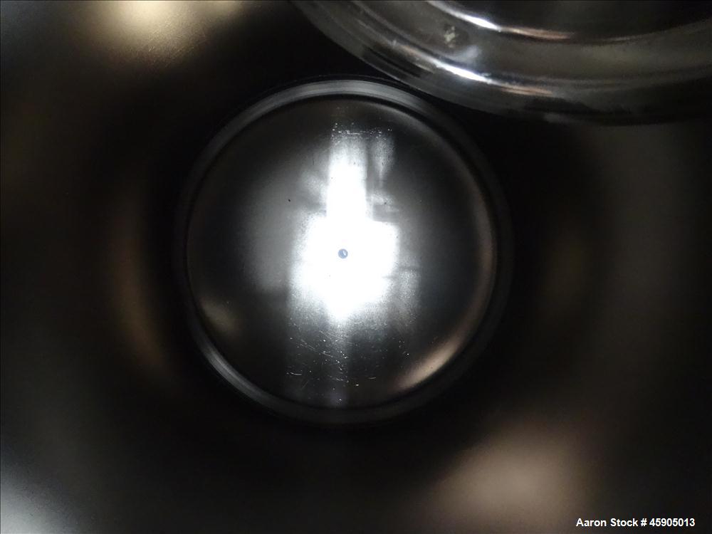 Used Alloy Products Pressure Tank, 25 Gallon, 316 Stainless Steel, Vertical. Approximate 18" diameter x 23" straight side, dished top and bottom. Internal rated 110 psi at -20 to 100 degrees F. Openi...