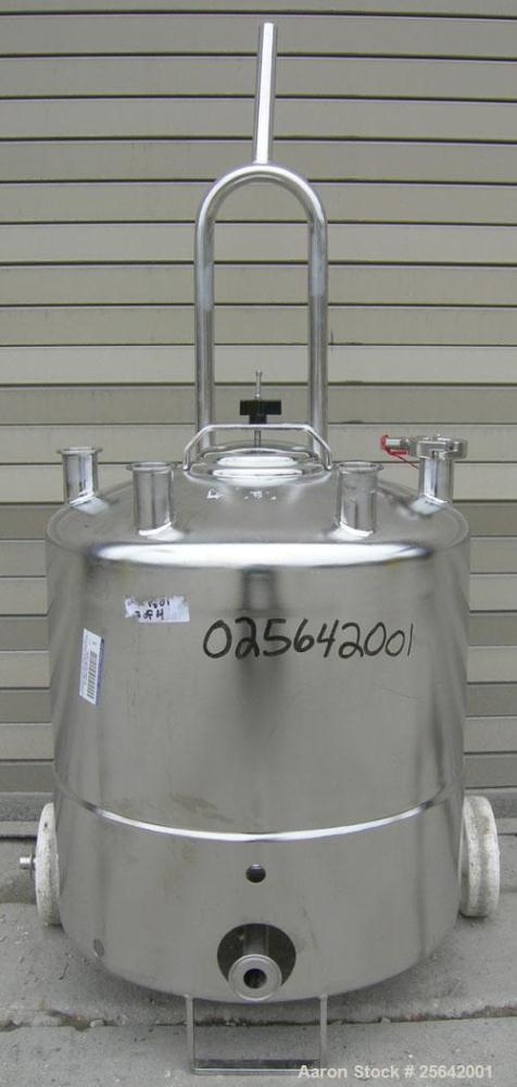 USED: Alloy Products Pressure Tank, 13 gallon, 316 stainless steel, vertical.  18" diameter x 10" straight side.  Dished top and bottom.  Internal rated 100 psi at 300 degrees F.  Openings: top (4) 1...