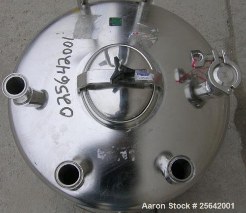 USED: Alloy Products Pressure Tank, 13 gallon, 316 stainless steel, vertical.  18" diameter x 10" straight side.  Dished top and bottom.  Internal rated 100 psi at 300 degrees F.  Openings: top (4) 1...