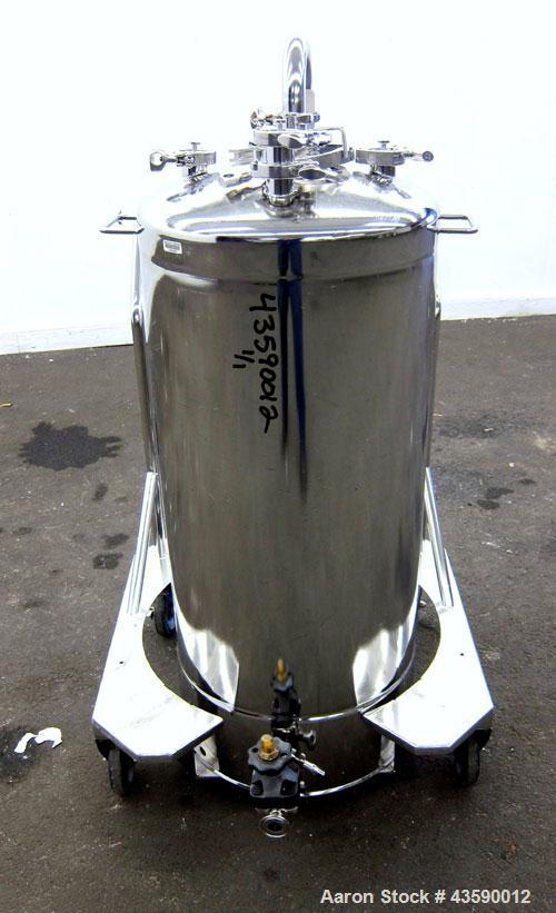 Used Alloy Products Pressure Tank, 33 Gallon, 316L Stainless Steel, Vertical. 17.71” Diameter x 29” straight side. Dished top and bottom. Internal rated 50 psi at -20 to 350 degrees F. Openings top (...