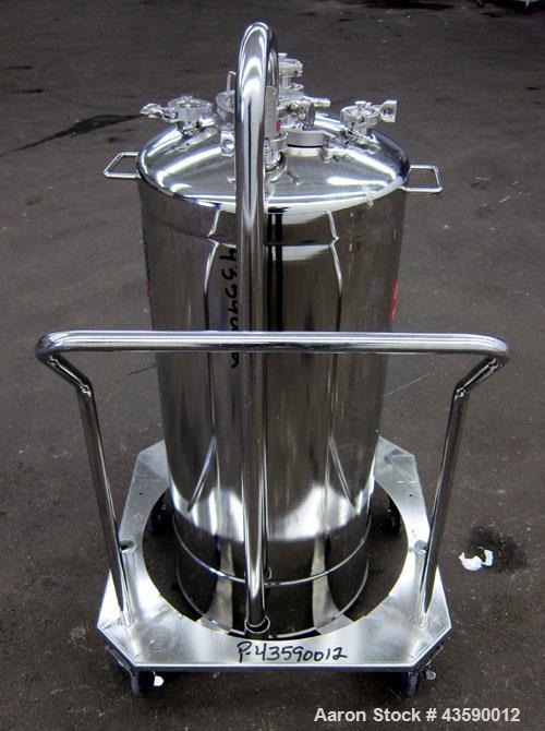 Used Alloy Products Pressure Tank, 33 Gallon, 316L Stainless Steel, Vertical. 17.71” Diameter x 29” straight side. Dished top and bottom. Internal rated 50 psi at -20 to 350 degrees F. Openings top (...