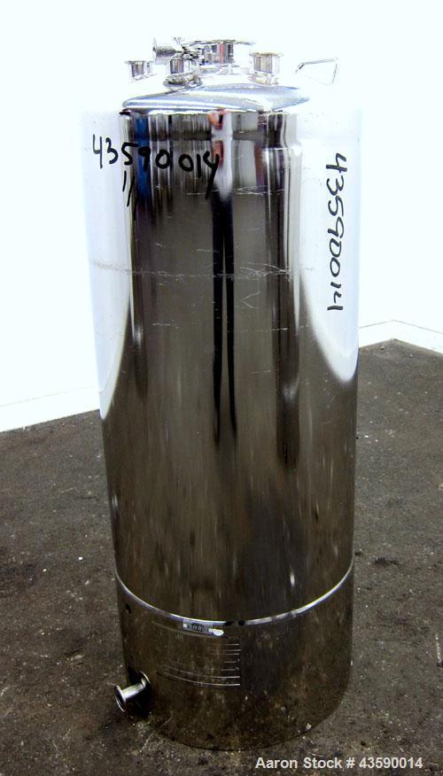 Used Alloy Products Pressure Tank, 33 Gallon, 316L Stainless Steel, Vertical. 17.71” Diameter x 29” straight side. Dished top and bottom. Internal rated Full Vacuum to 85 psi at -20 to 350 degrees F....