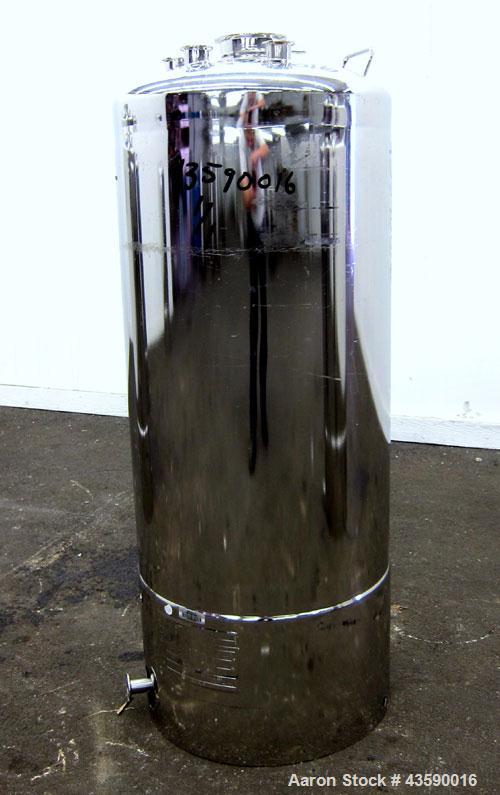 Used Alloy Products Pressure Tank, 33 Gallon, 316L Stainless Steel, Vertical. 17.71” Diameter x 29” straight side. Dished top and bottom. Internal rated Full Vacuum to 85 psi at -20 to 350 degrees F....