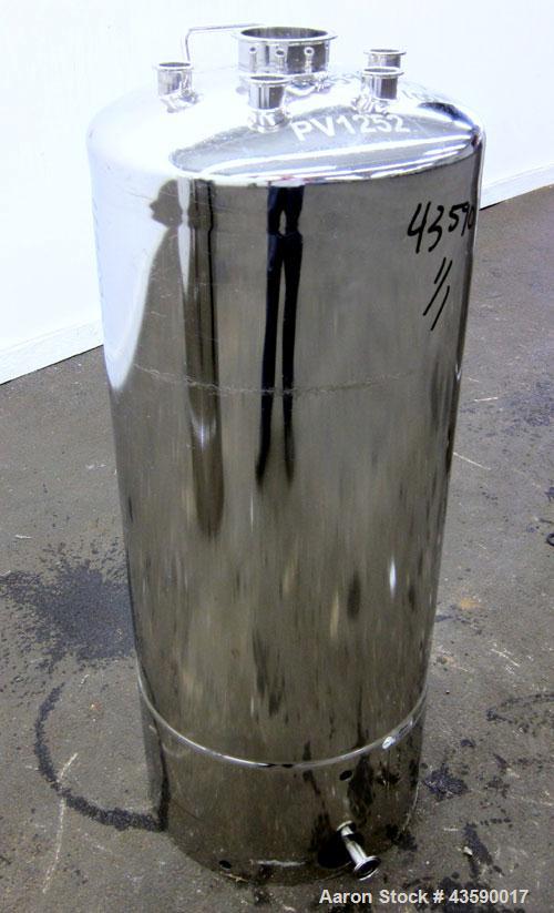 Used- Alloy Products Pressure Tank, 33 Gallon, 316L Stainless Steel, Vertical. 17.71” Diameter x 29” straight side. Dished t...