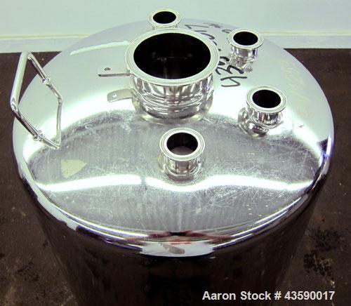 Used Alloy Products Pressure Tank, 33 Gallon, 316L Stainless Steel, Vertical. 17.71” Diameter x 29” straight side. Dished top and bottom. Internal rated Full Vacuum to 85 psi at -20 to 350 degrees F....