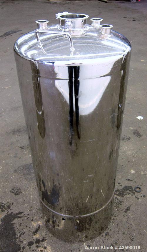 Used Alloy Products Pressure Tank, 33 Gallon, 316L Stainless Steel, Vertical. 17.71” Diameter x 29” straight side. Dished top and bottom. Internal rated Full Vacuum to 85 psi at -20 to 350 degrees F....
