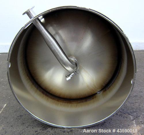 Used Alloy Products Pressure Tank, 33 Gallon, 316L Stainless Steel, Vertical. 17.71” Diameter x 29” straight side. Dished top and bottom. Internal rated Full Vacuum to 85 psi at -20 to 350 degrees F....