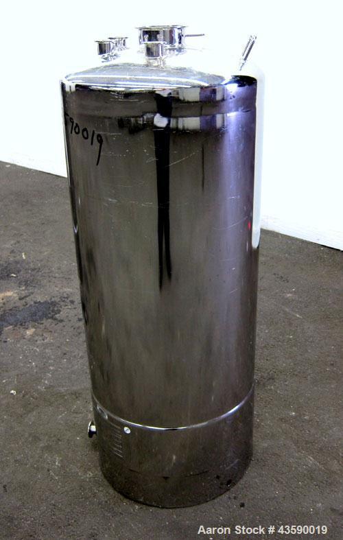 Used Alloy Products Pressure Tank, 33 Gallon, 316L Stainless Steel, Vertical. 17.71” Diameter x 29” straight side. Dished top and bottom. Internal rated Full Vacuum to 85 psi at -20 to 350 degrees F....